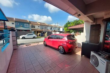 Taman Pinggiran Putra