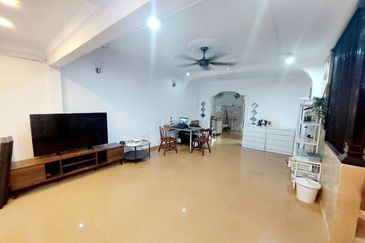 Taman Pinggiran Putra