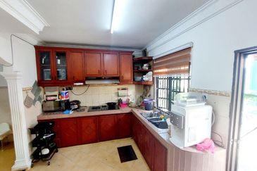 Taman Pinggiran Putra