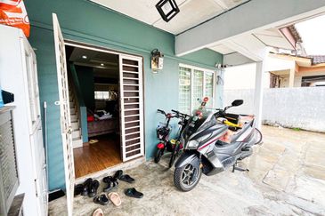 Taman Pinggiran Putra