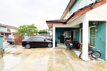 Taman Pinggiran Putra