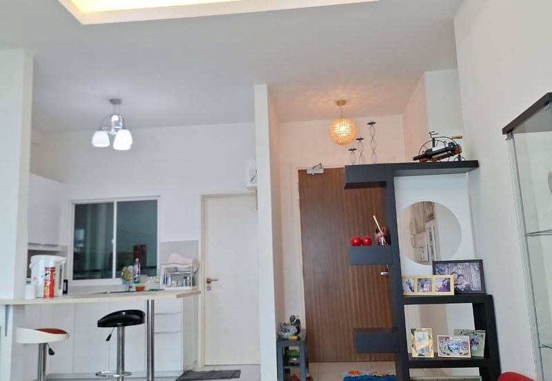 La Thea Residences @ 16 Sierra