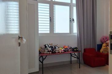 La Thea Residences @ 16 Sierra