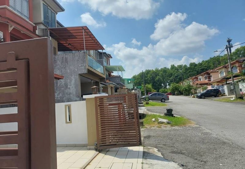 Persiaran Puncak Jalil 