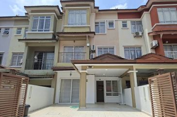 Persiaran Puncak Jalil 