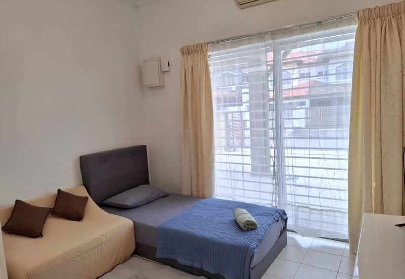 Persiaran Puncak Jalil 