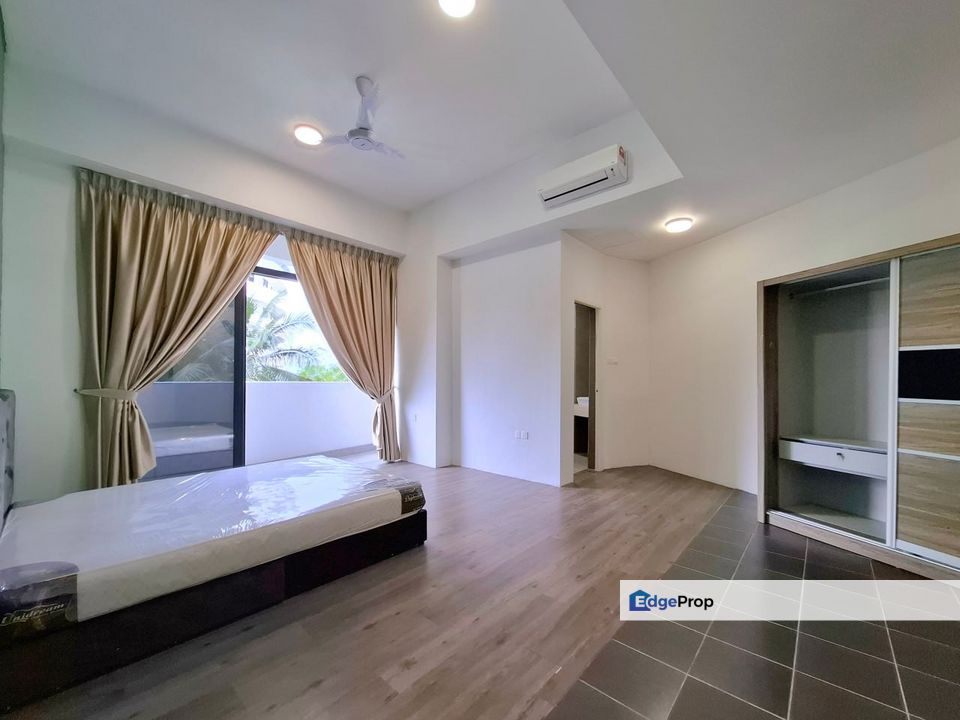 O2 Residence Condo Seri Kembangan Non Bumi,Corner,Low Floor,Face Pool, Selangor, Puchong South