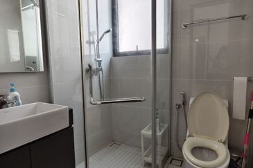 Baypoint @ Country Garden Danga Bay