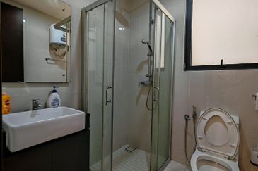 Baypoint @ Country Garden Danga Bay