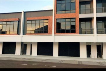 Pusat Komersial Suria (68 Avenue)