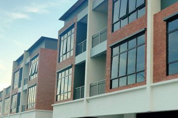 Pusat Komersial Suria (68 Avenue)