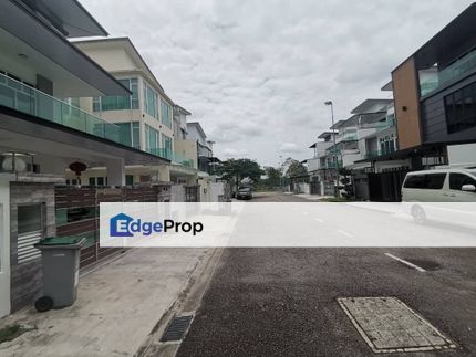 3 Storey Semi-D House @ Taman Mutiara Mas, Johor, Skudai