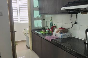 1Medini & Medini Signature