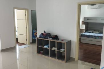 1Medini & Medini Signature