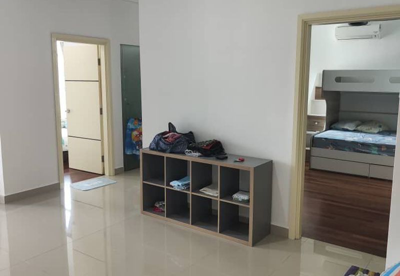 1Medini & Medini Signature