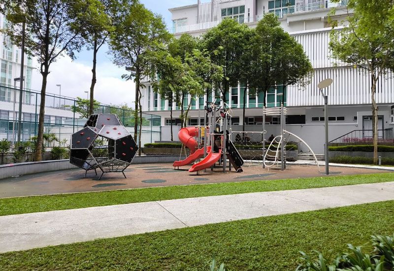 1Medini & Medini Signature