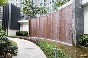 1Medini & Medini Signature