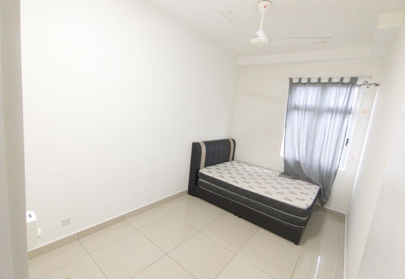 Meridin Bayvue Apartment