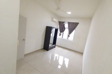 Meridin Bayvue Apartment