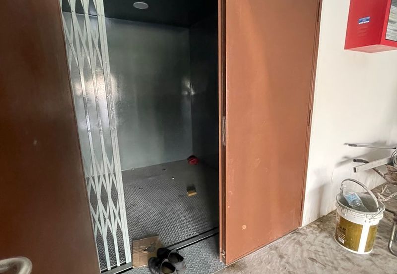 Brand New 2 Storey Terrace Factory for Sale with 2-ton Goods Hoist