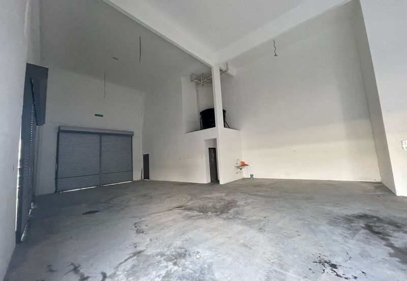 Brand New 2 Storey Terrace Factory for Sale with 2-ton Goods Hoist