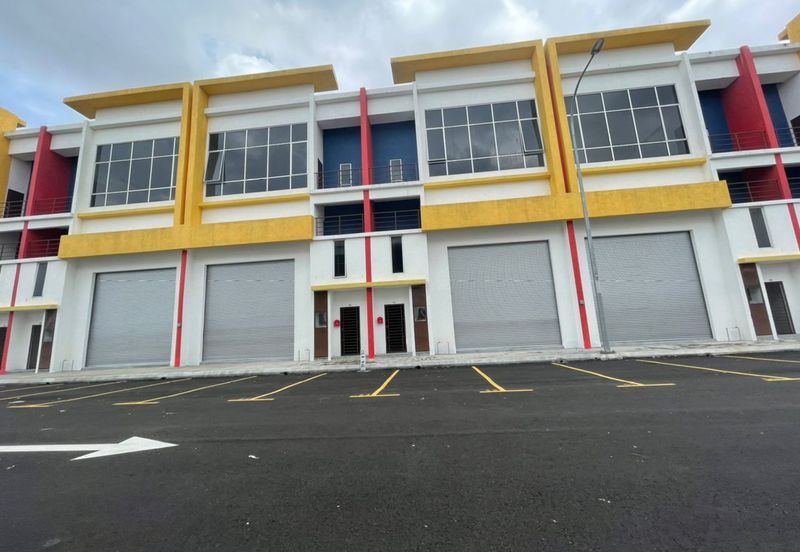 Brand New 2 Storey Terrace Factory for Sale with 2-ton Goods Hoist