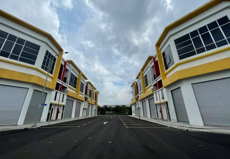 Brand New 2 Storey Terrace Factory for Sale with 2-ton Goods Hoist