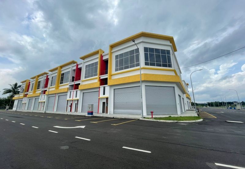 Brand New 2 Storey Terrace Factory for Sale with 2-ton Goods Hoist