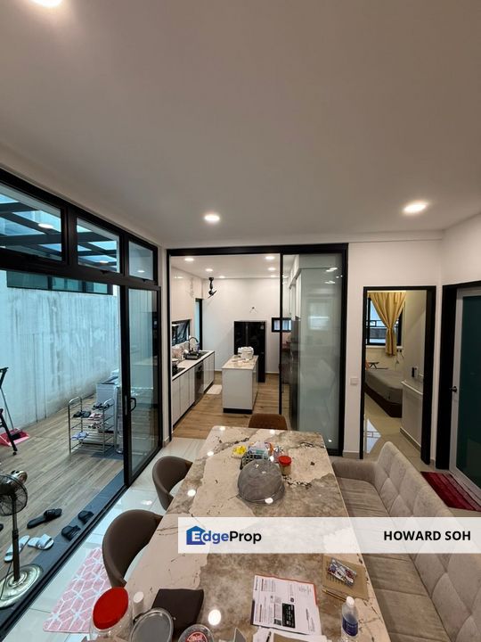 Modern Renovated Garden Home, Cozy Ambiance, Secure Gated Area, Selangor, Shah Alam