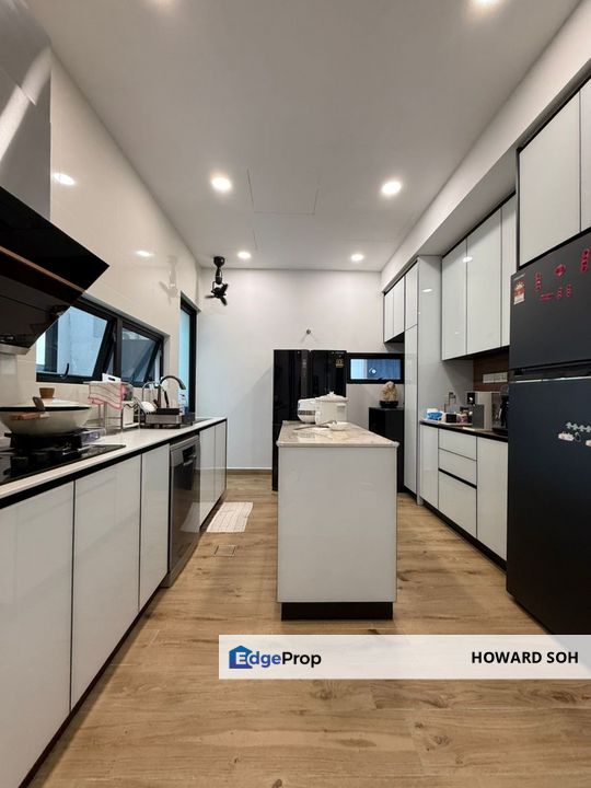 Modern Renovated Garden Home, Cozy Ambiance, Secure Gated Area, Selangor, Shah Alam