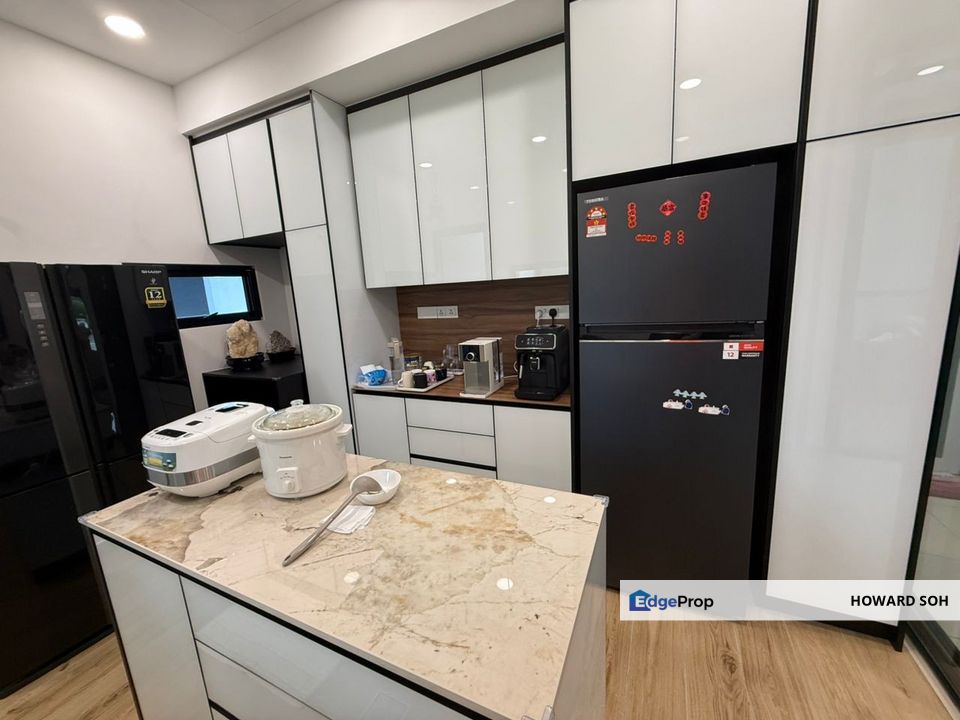Modern Renovated Garden Home, Cozy Ambiance, Secure Gated Area, Selangor, Shah Alam