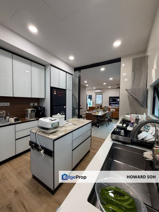 Modern Renovated Garden Home, Cozy Ambiance, Secure Gated Area, Selangor, Shah Alam