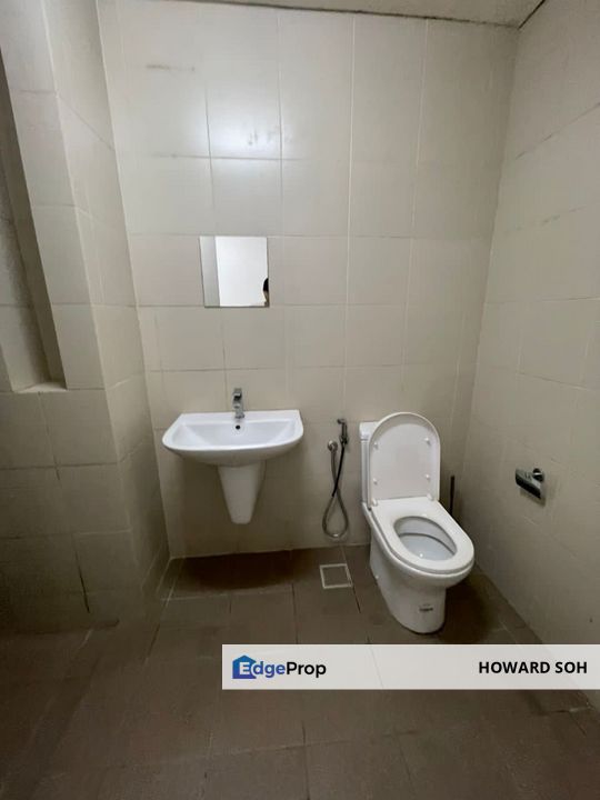 2 rooms 1 bathroom,balcony, near to uitm, hospital, shopping mall, Selangor, Shah Alam
