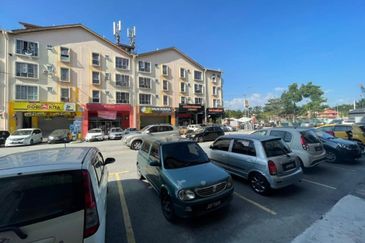 Pusat Komersial Seksyen 7