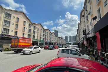 Pusat Komersial Seksyen 7