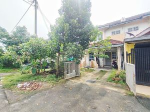 End Lot Double Storey Puncak Alam for Sale @RM370,000 By HANA | EdgeProp.my