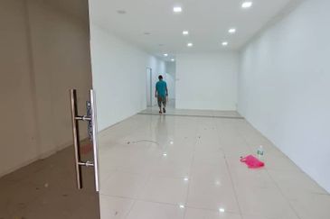 Rawang jalan bersatu 2 story shop for rent