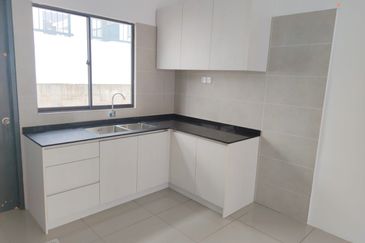 Rawang Taman scientex Semi-D For Rent