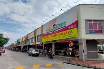 Adenium Bukit Beruntung Ground Floor Shop For Rent