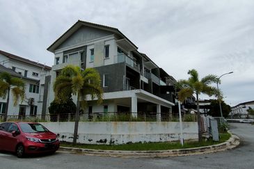Rawang Bayu Lagenda Corner 2.5 storey house for sale