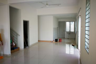 Rawang Bayu Lagenda Corner 2.5 storey house for sale