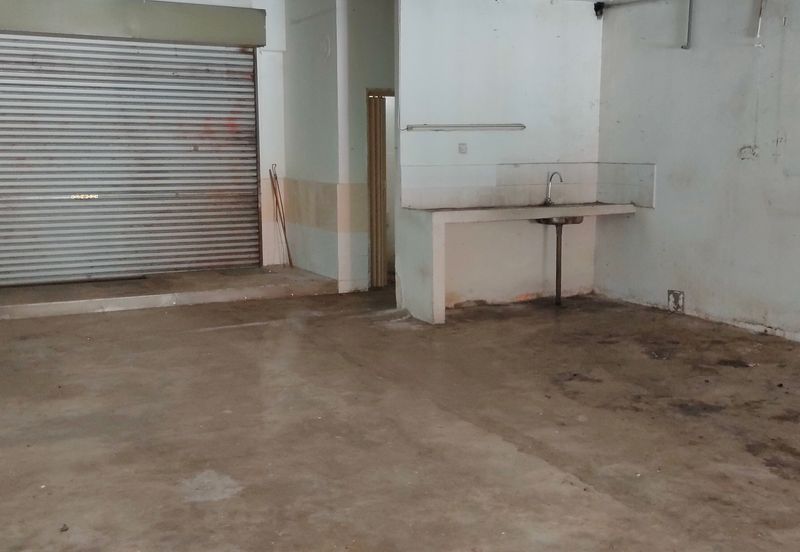 Bukit Beruntung Shop For Rent