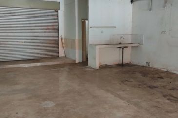 Bukit Beruntung Shop For Rent