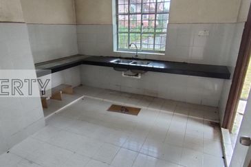 Bukit Beruntung Bungalow For Sale