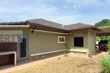 Bukit Beruntung Single Storey bungalow For Sale