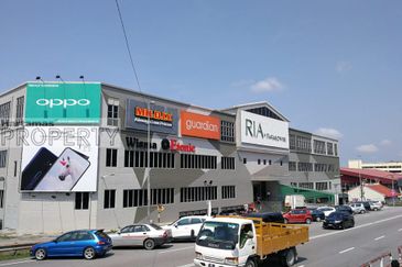 Rawang Town 3 Storey Office for Rent