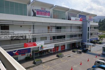Rawang Town 3 Storey Office for Rent