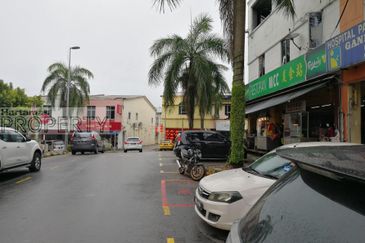 Rawang Town Ground Floor Shop For Rent