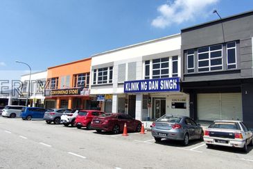 Bukit Beruntung 2 Story Shop For Rent