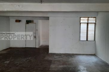 Bukit sentosa bukit beruntung Rawang 1st floor Office for sale